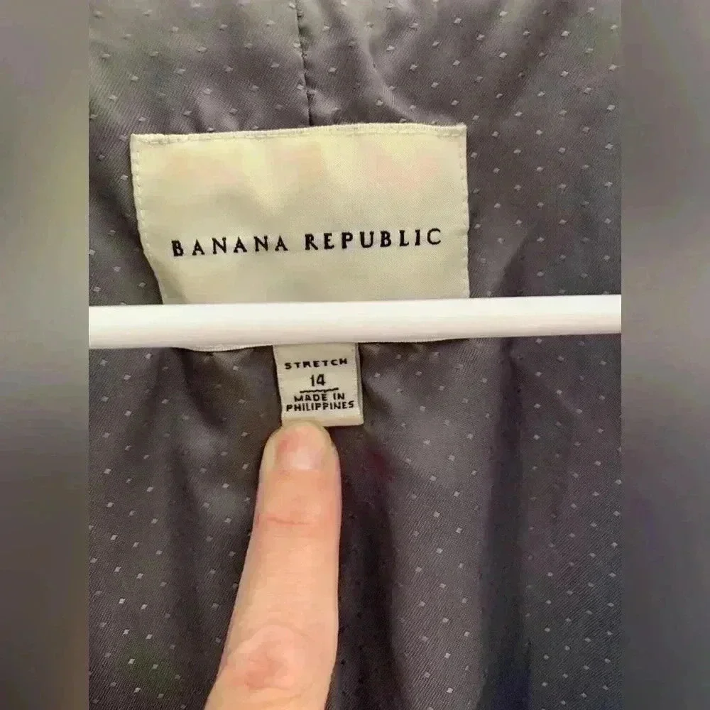 Woman’s Banana Republic Grey Plaid Wool Blend Plus Long Sleeve Business Blazer